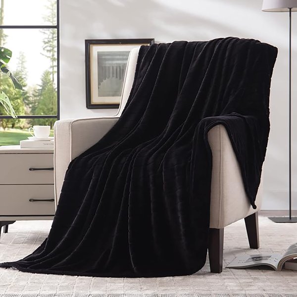 Bertte Throw Blanket, 330 GSM Super Soft Lightweight Luxury Fleece Blankets for Couch Sofa Bed Ultra Luxurious Warm and Cozy for All Seasons,